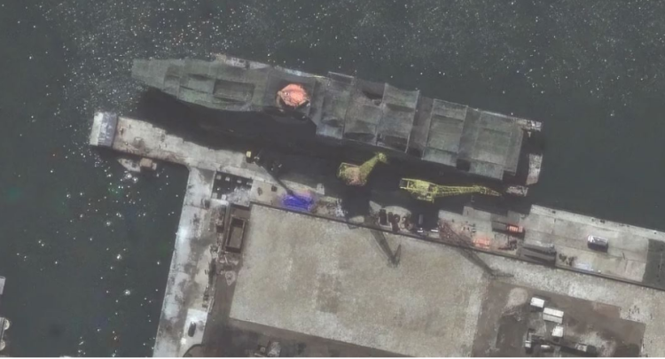 Zbulohet nga sateliti,  Koreja e Veriut ka ndërtuar anijen më të madhe luftarake në histori