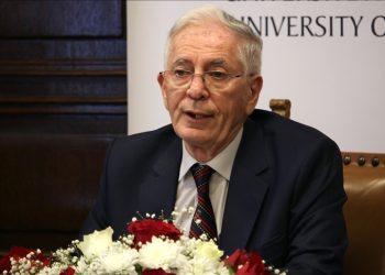 Ish-profesori universitar, Avni Skeja i dhuron afër 5 mijë libra Universitetit të Prishtinës