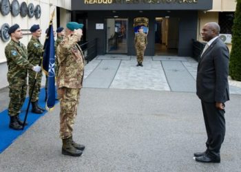 Sekretari i Jashtëm britanik shkon në KFOR, merr pikëpamjet e Barduanit për situatën e sigurisë