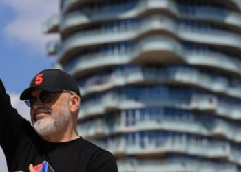 Tri momentet që çmontojnë fushatën e Ramës për ‘pasaportën europiane’