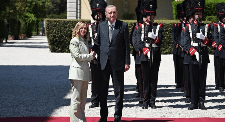 Presidenti turk vizitë në Itali, pritet nga kryeministrja Giorgia Meloni