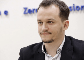 Cakolli: Nëse një ministër jep dorëheqje nuk do të thotë që më nuk ka ministri, shtetin nuk e mbajnë individët apo emrat e përveçëm – e mban sistemi