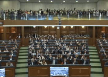 Albulena Haxhiu sërish nuk merr votat e mjaftueshme për kryeparlamentare