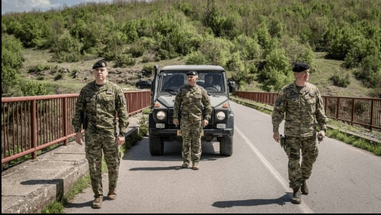 KFOR-i kroat patrullon në Komunën e Prizrenit
