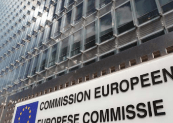 Komisioni Evropian po shqyrton mundësinë për ndalimin e kontratave të reja për karburantin rus