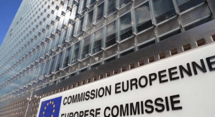 Komisioni Evropian po shqyrton mundësinë për ndalimin e kontratave të reja për karburantin rus