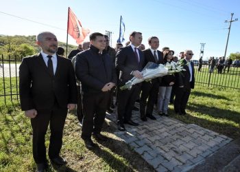 Kurti bëri homazhe në Zhazhë dhe vizitoi Kompleksin e Kullave të Boletinit