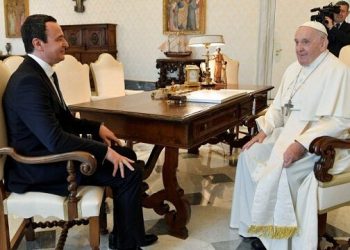 Kryeministri Kurti udhëton për në Itali, merr pjesë në ceremoninë e varrimit të Papa Françeskut
