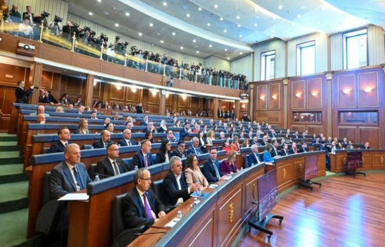 Nesër seanca, Kurti nuk përgjigjet nëse do të zgjidhet kryeparlamentari