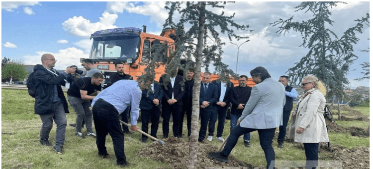 Mbjellën drunj për një të ardhme të gjelbër në Ditën e Tokës