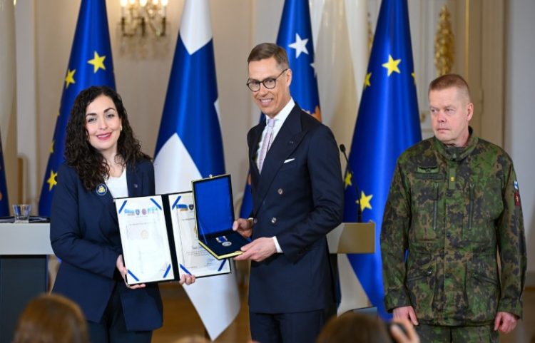 U ndau medalje, Osmani i quan heronj paqeruajtësit finlandez