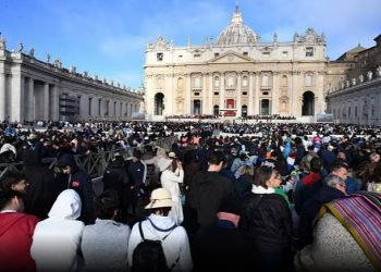 Përfundon ceremonia mortore e Papa Françeskut në sheshin Shën Pjetër
