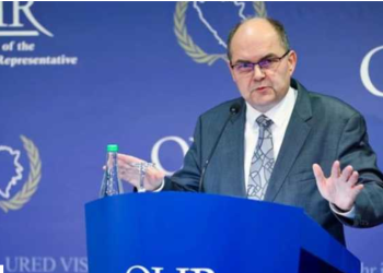 Schmidt pezullon financimin buxhetor për partinë e Dodikut