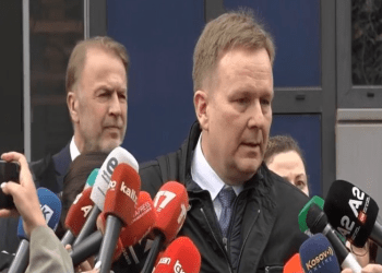 Sorensenit në Kosovë, në Qeveri nis takimi me Bislimin