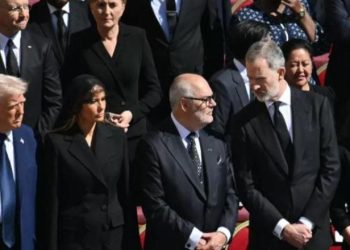 Ceremonia e lamtumirës së Papa Françeskut/ Trump dhe Melania vendosen në rreshtin e parë