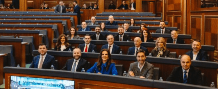 Vlora Çitaku pritet të jetë nënkryetare e Kuvendit nga radhët e PDK-së,  Abelard Tahiri sërish shef i grupit parlamentar