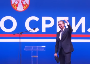 Vuçiq kë_rcënon me hak_marrje të rëndë, pas shpalljes non grata tashmë po i hiqen dhe titujt e nderit