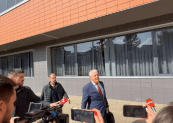 Sveçla s’tregon nëse kanë bërë ndonjë marrëveshje për votimin e Albulena Haxhiut