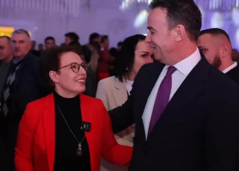 Gërvalla: fushatat e orkestruara kundër Faton Pecit, janë produkt i kr*imit të organizuar dhe përfaqësuesve e pronarëve të bizneseve mediatike