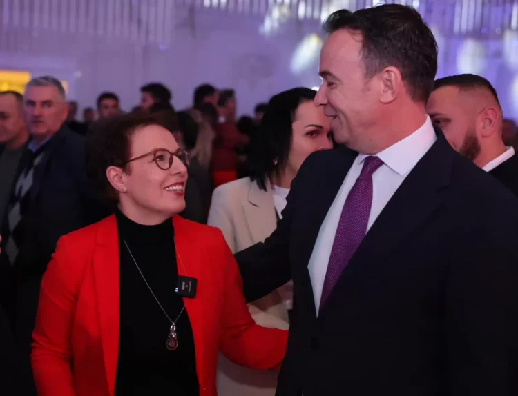 Gërvalla: fushatat e orkestruara kundër Faton Pecit, janë produkt i kr*imit të organizuar dhe përfaqësuesve e pronarëve të bizneseve mediatike