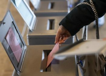 E diela e votimeve në Zvicër, qytetarët vendosin për çështje të ndryshme komunale e kantonale