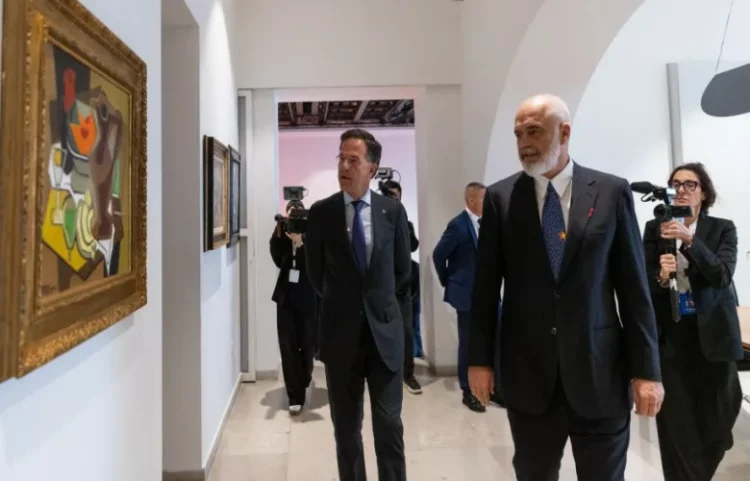 Rama nis takimet dypalëshe, pret kreun e NATO-s dhe liderët evropianë