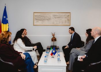 Krasniqi takon Ambasadorin e Italisë, diskutojnë për situatën politike