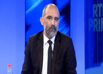 Abrashi: Deputetët opozitarë nën presion të partive për votim