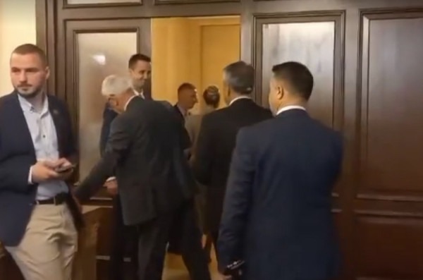 Osmani e nis takimin me përfaqësuesit e partive jo shumicë