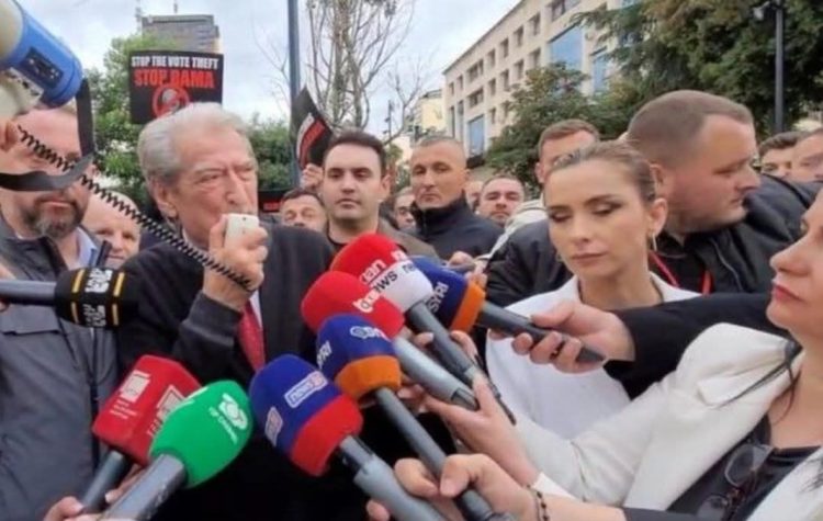 Berisha i bashkohet protestës: Zgjedhjet ishin një farsë e shëmtuar! Rama do të marrë përgjigjen e merituar