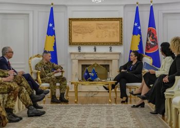 Komandanti i KFOR’it shpreson për zhbllokim të shpejt të ngërçit politik, detaje nga takimi me Osmanin
