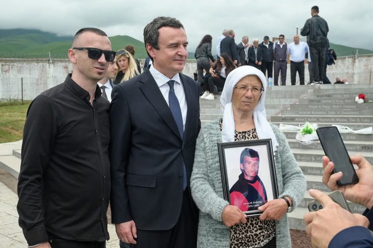 26 vjetori i ma*sakrës së Dubravës, Kurti: Kr*iminelët duhen hetuar