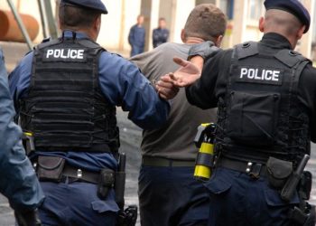 Lirohen nga paraburgimi katër serbët e arrestuar për armëmbajtje pa leje muajin e kaluar në Gjakovë