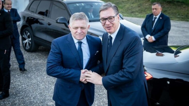 Justifikim para Putinit – Fico ‘sëmuret papritur’ si Vuçiqi disa ditë para shkuarjes në Moskë