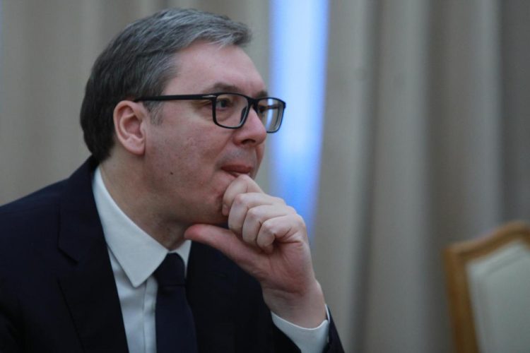 Udhëtimi i Vuçiqit në Moskë ndërpritet papritur, azerët ia ulin në pistë aeroplanin