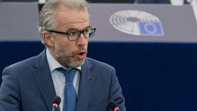 Eurodeputeti i ashpër ndaj BE-së: Hiqni pengesat, pranoni aplikimin e Kosovës për anëtarësim