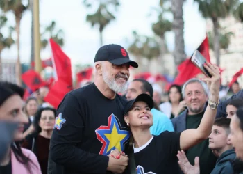 Rama i bën thirrje shqiptarëve të diasporës: Ju lutem dorëzoni zarfet, mos i mbani fletët e votimit në shtëpi