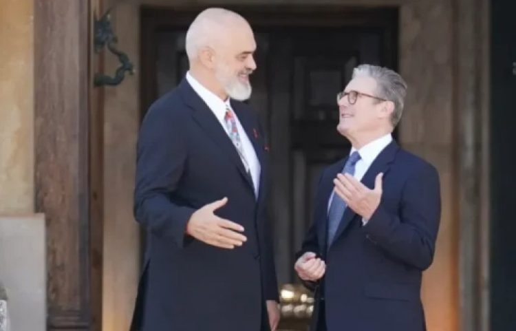 Starmer sot në Tiranë, vizita e parë zyrtare e një kryeministri britanik