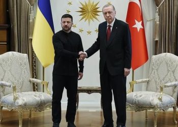Zelensky në Ankara: Takohet me Erdoganin në prag të bisedimeve për paqen