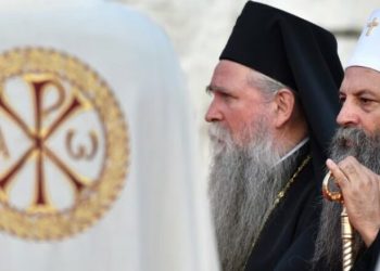 Nga lavdërimi te dekorimi: Qasja e Kishës Serbe ndaj kriminelëve të luftës