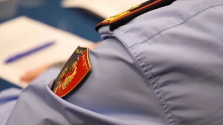 Krimet zgjedhore në Shqipëri, Policia kontrolle në pesë banesa