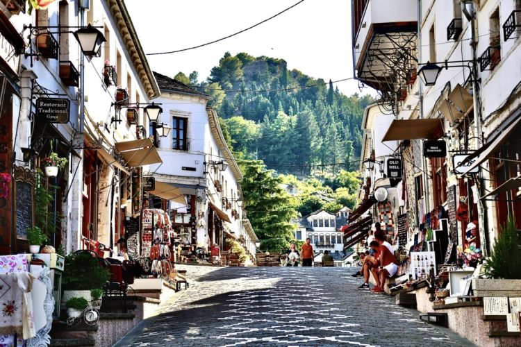 Media e huaj shkruan për Gjirokastrën
