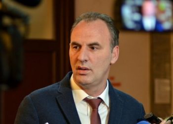 Limaj: Rruga e vetme për dalja nga situata është me bisedime dhe marrëveshje politike