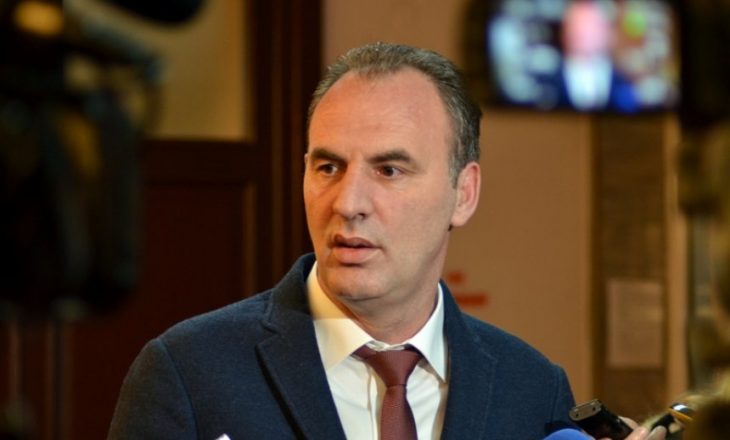Limaj: Rruga e vetme për dalja nga situata është me bisedime dhe marrëveshje politike