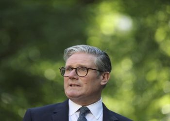 Britania e Madhe pezullon bisedimet tregtare me Izraelin