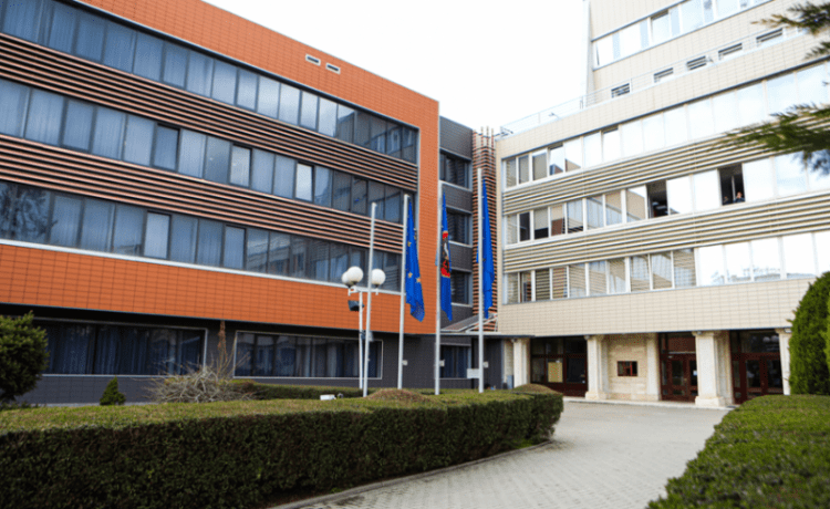 “Karriget tuaja nuk vlejnë më shumë se jeta dhe mirëqenia e fëmijëve”, nesër KOMF me aktivitet para parlamentit