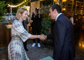 Kurti në darkën e punës ia renditë kërkesat Kallasit