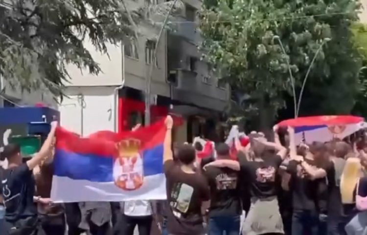 Sveçla për rastin me maturantët serb: Po përdoret për propagandë