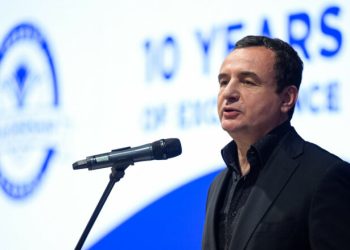 Kurti mori pjesë në ceremoninë e 10-vjetorit të themelimit të institucionit shkollor Kosovo Leadership Academy dhe ceremoninë e diplomimit të nxënësve