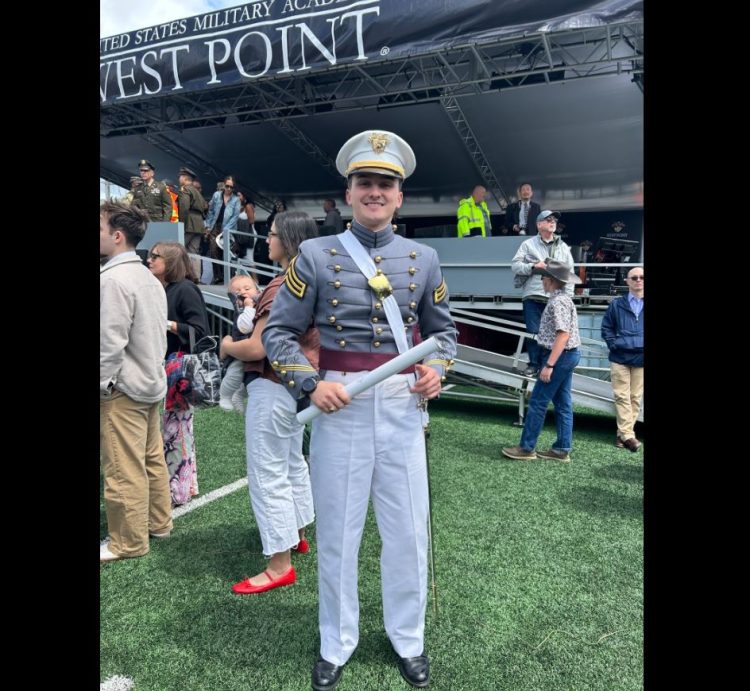 Kadeti nga Kosova diplomon në Akademinë Ushtarake West Point të ShBA-së